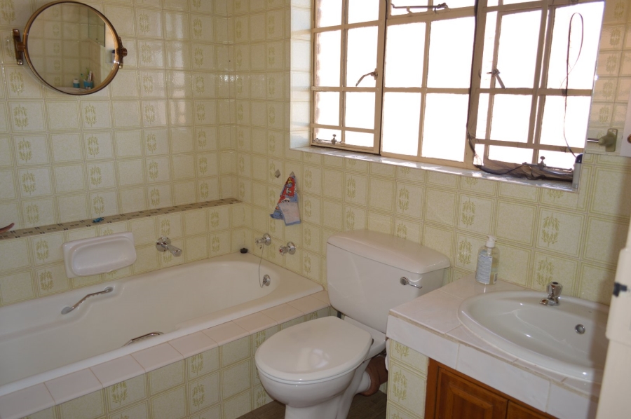 5 Bedroom Property for Sale in Wilkoppies North West